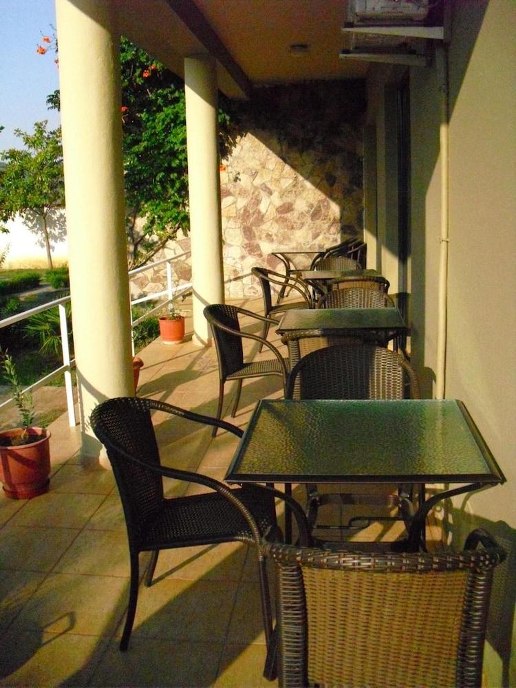 Hotel Viktoria Tirana 3*